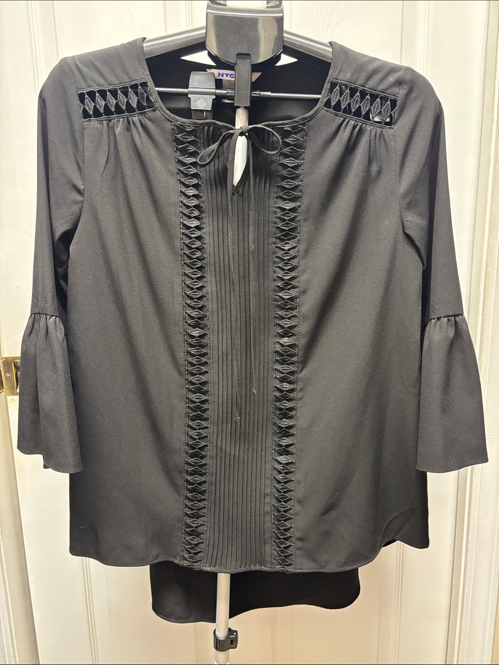 Nygard Black Tie-Neck Pintuck 3/4 Sleeve Peasant Tunic Crochet Detail Sz 8